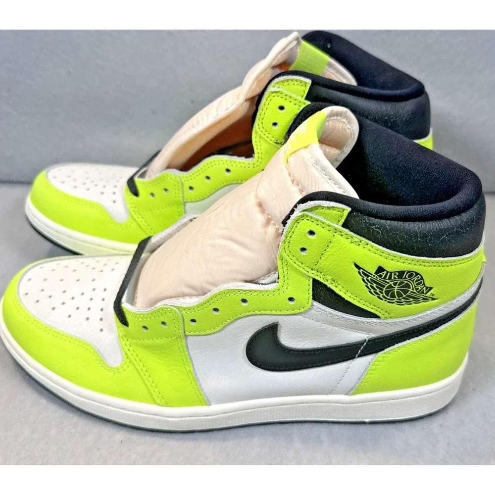 Nike Air Jordan 1 Retro High 'Visionaire' Volt 555088-702. Mens Size 10.5